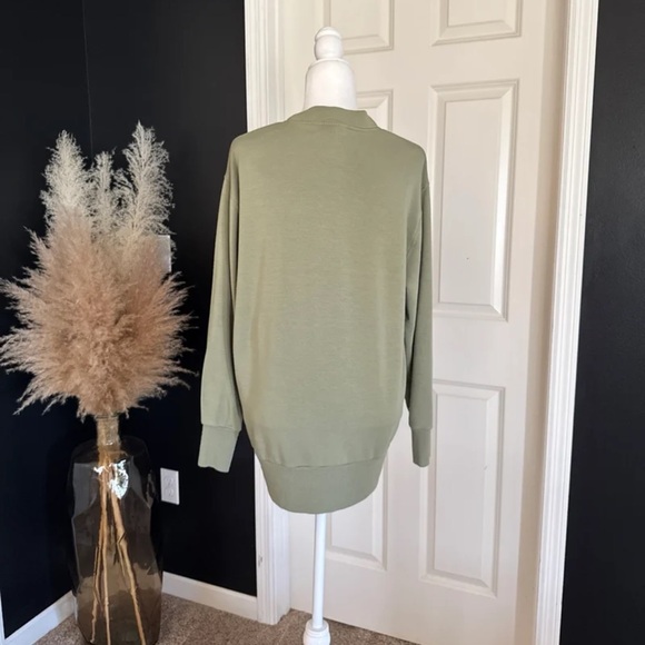 ATHLETA EUCALYPTUS OLIVE PURANA V-NECK WRAP SWEATSHIRT SWEATER 
Size Large - Picture 12 of 12